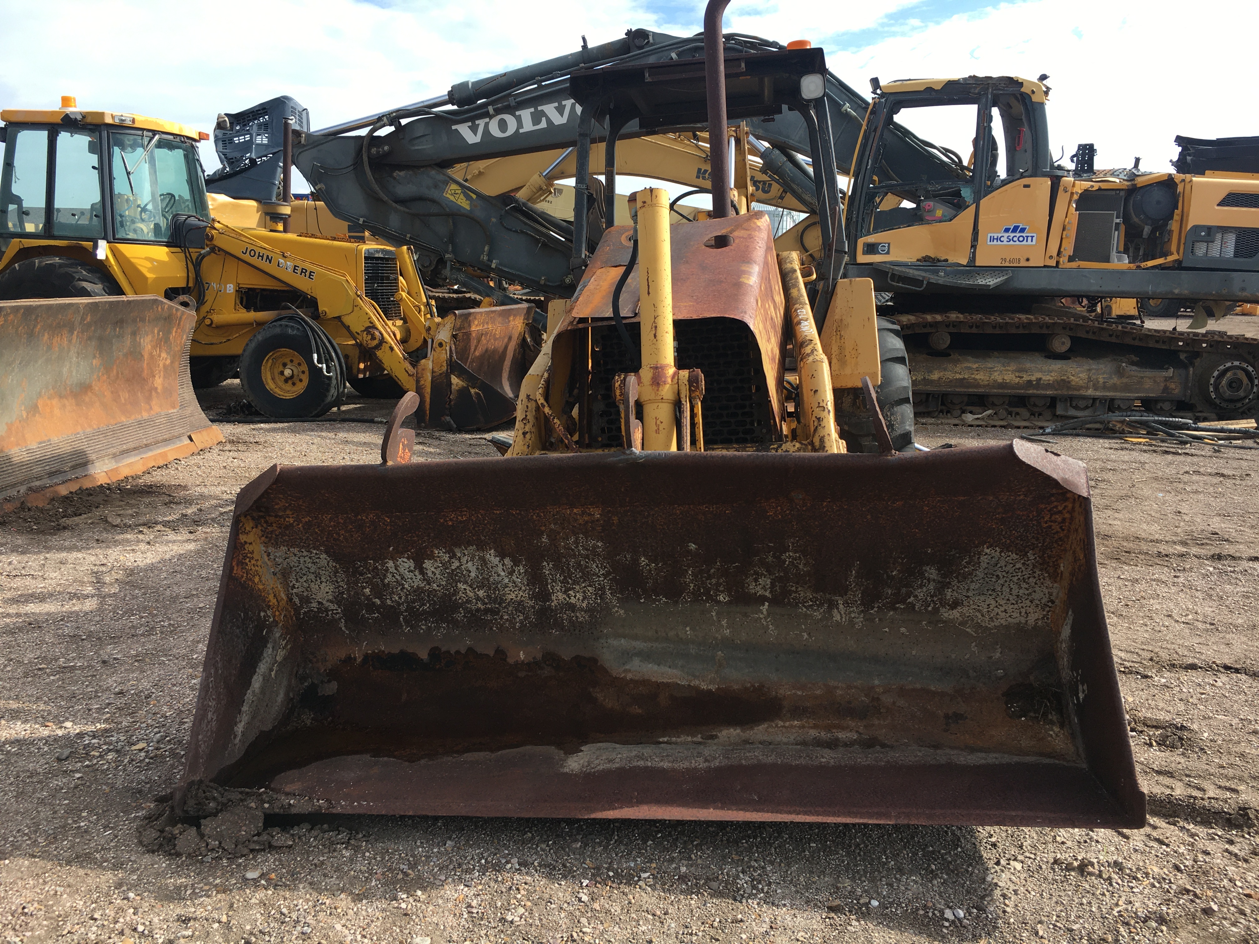 ./imagenes/INVOICE/2019/16915/RETROEXCAVADORA JOHN DEERE 310C PARA PARTES (20).JPG